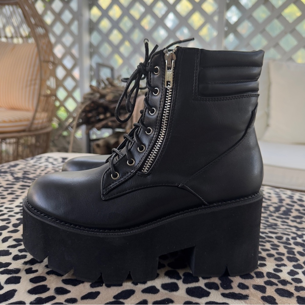 Black Platform Lace-Up Boots - Picture 3 of 6